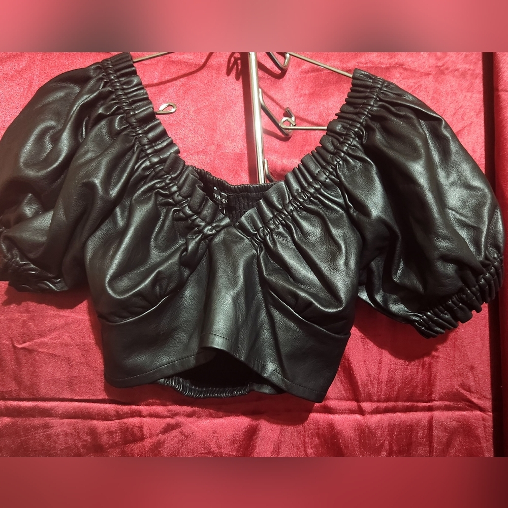 Women's  Olivaceous top size large